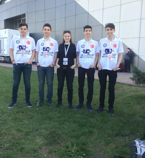 Sabahat-Cemil Ulupınar Fen Lisesi Öğrencileri 13. Uluslararası MEB Robot Yarışmasına katıldılar.