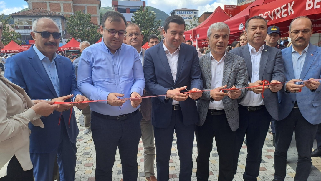 İlçemizde Devrek Halk Eğitimi Merkezi Koordinatörlüğünde Hayat Boyu Öğrenme Haftası Etkinlikleri Gerçekleştirildi.